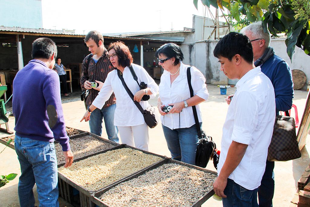 Trải nghiệm ở trang trại chồn Quốc Khánh 3 dulich caphechon caphethat